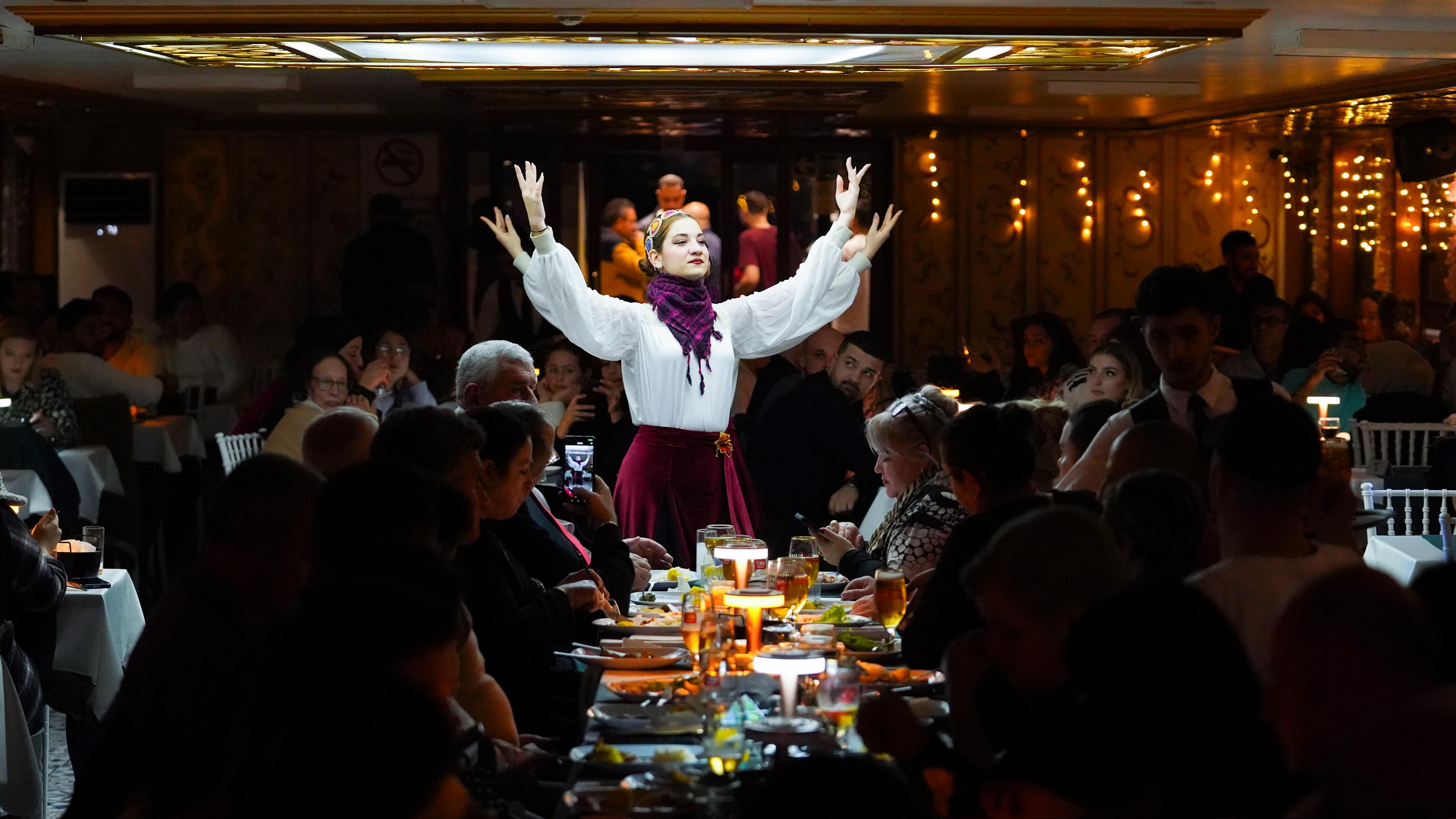 Bosphorus Cruise: The Ultimate Istanbul Experience with Turkish Night Show